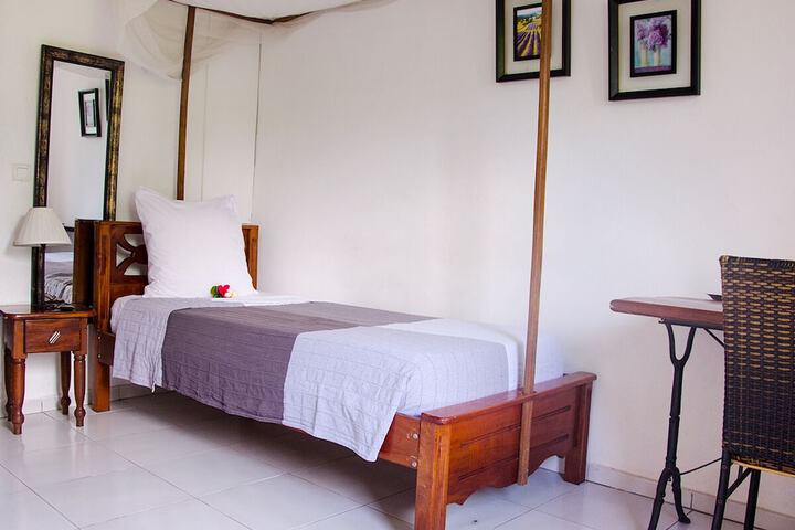 Room 3 of 27