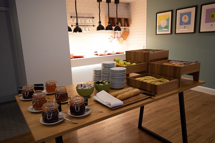 Breakfast/Coffee Service 113 of 210