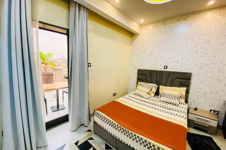 Room 9 of 25