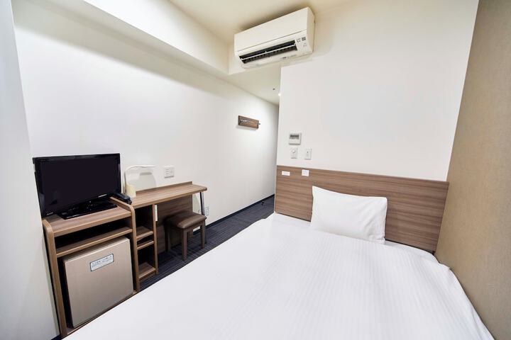 Room 10 of 35