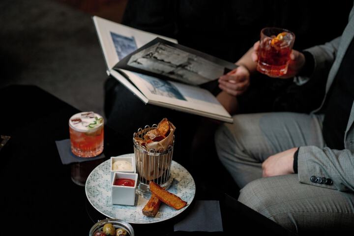 Lounge 56 of 68