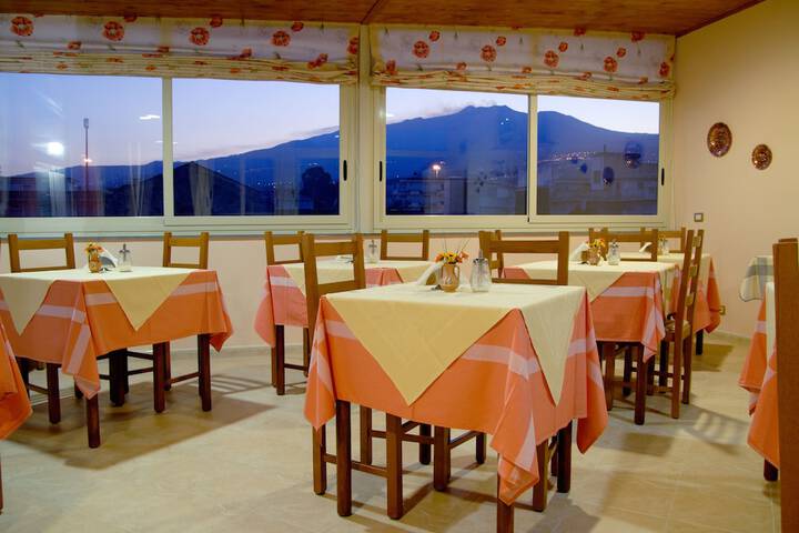 Dining Photos