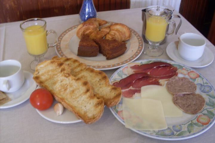 Breakfast/Coffee Service 13 of 15