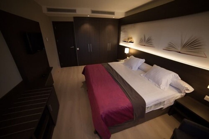 Room 5 of 39