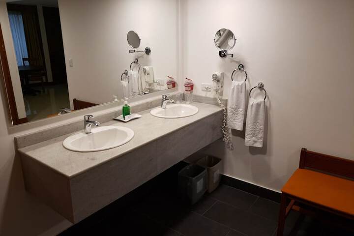 Room 19 of 53