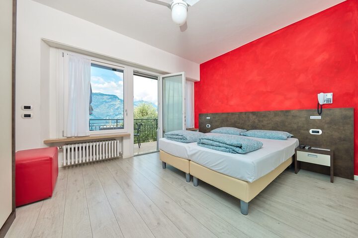 Room 7 of 38