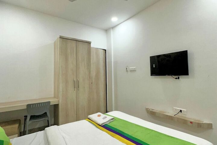 Room 16 of 39