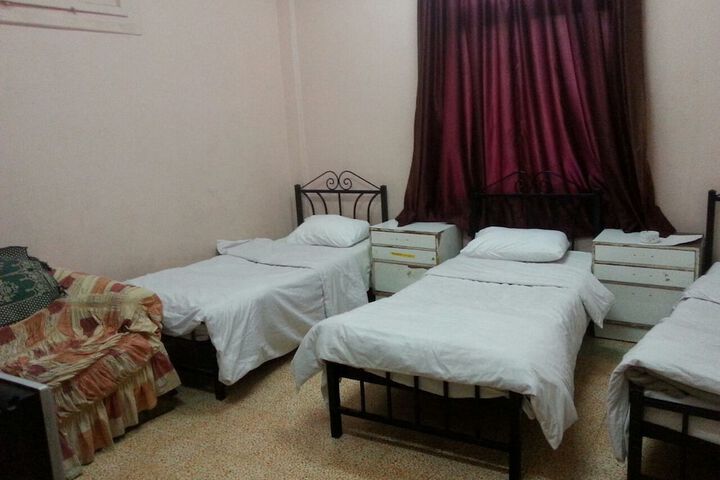 Room 13 of 16