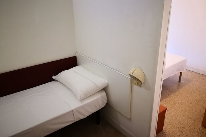 Room 11 of 24