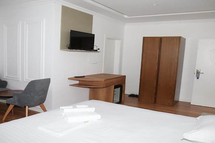Room 22 of 37