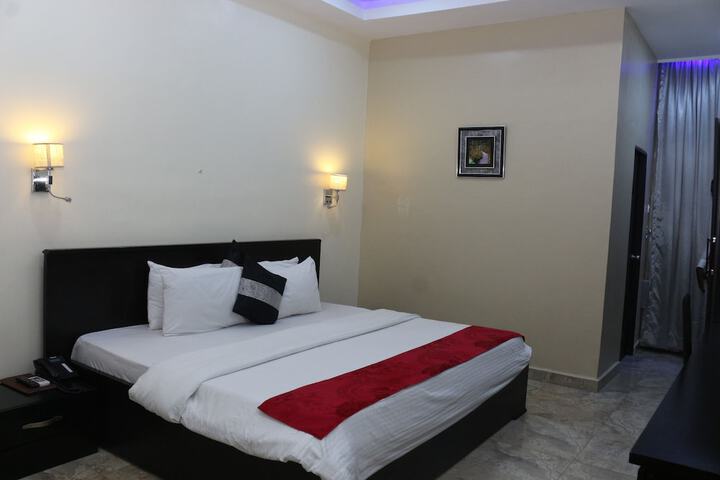 Room 10 of 21