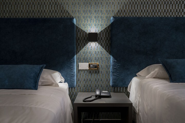 Room 10 of 52