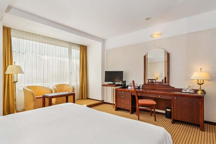 Room 7 of 91