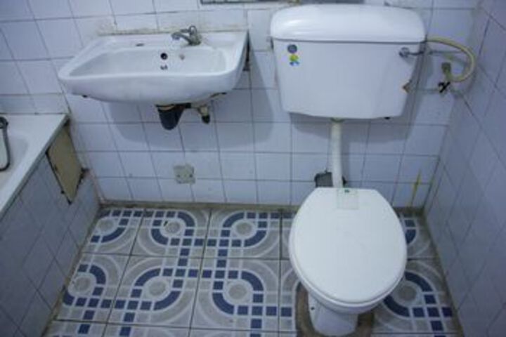 Room 4 of 37