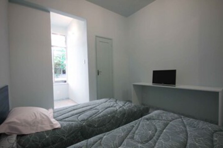 Room 6 of 28