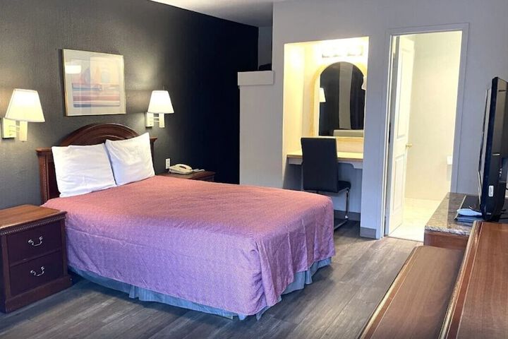 Room 6 of 34