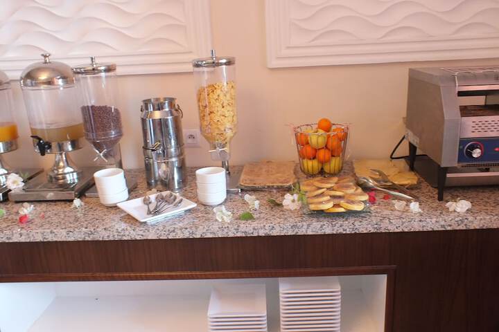 Breakfast area