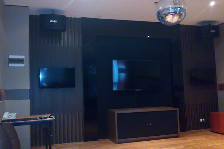 Karaoke room
