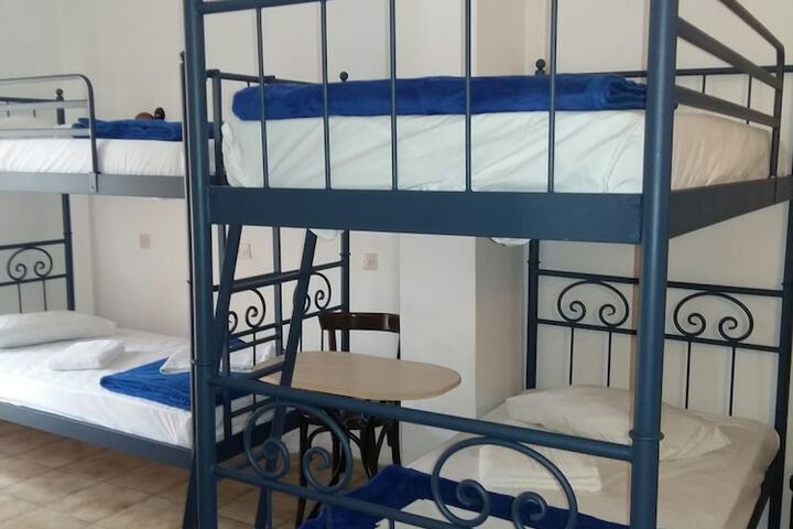 Room 11 of 103