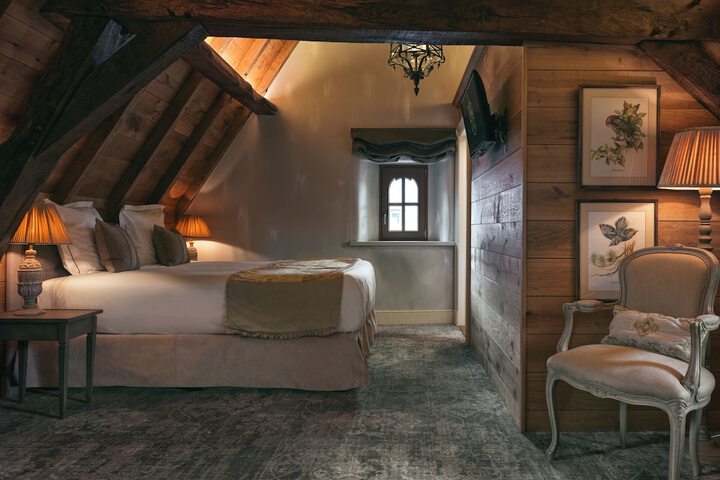 Room 2 of 27