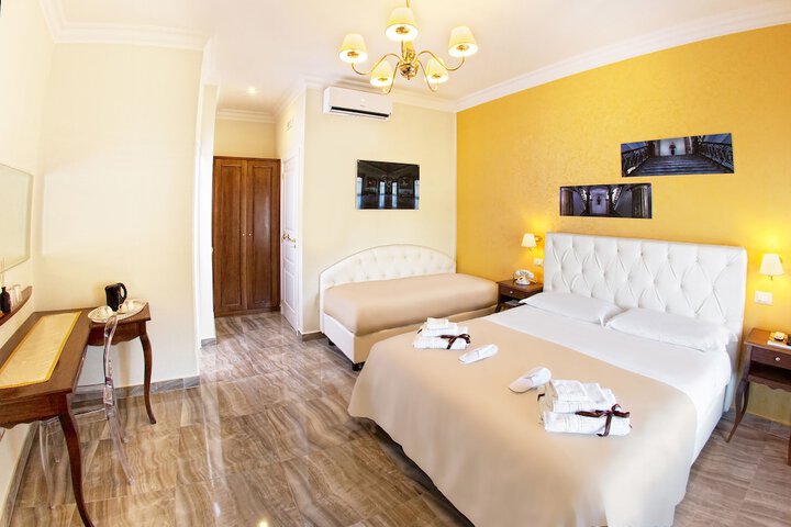Room 5 of 44