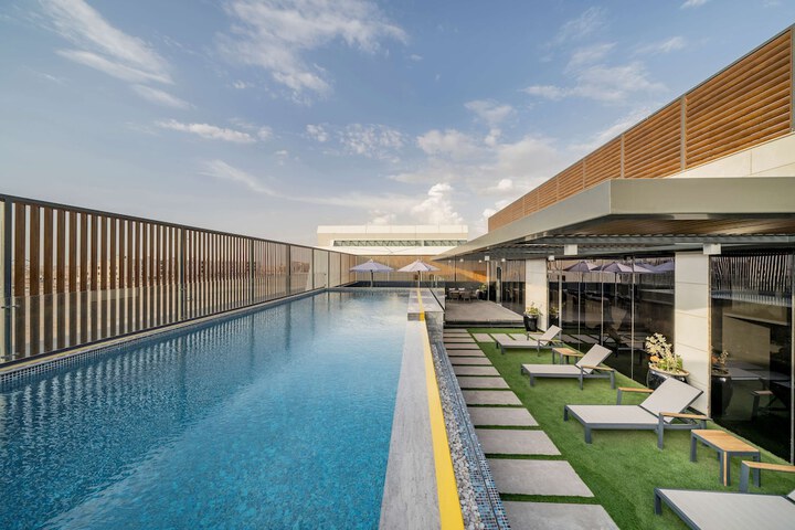 Pool 52 of 136