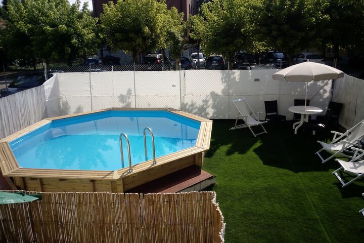 Pools & Facilities