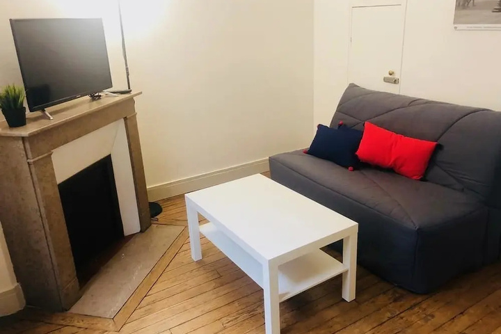 Room 3 of 12