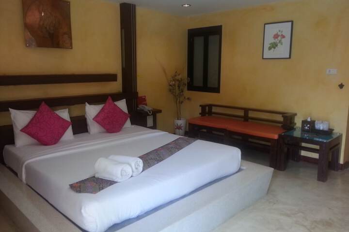 Room 2 of 38