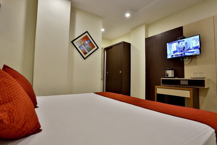 Room 21 of 37