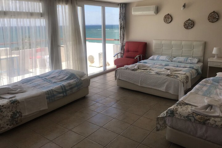 Room 5 of 12
