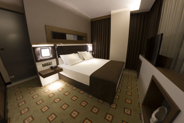 Photo 10