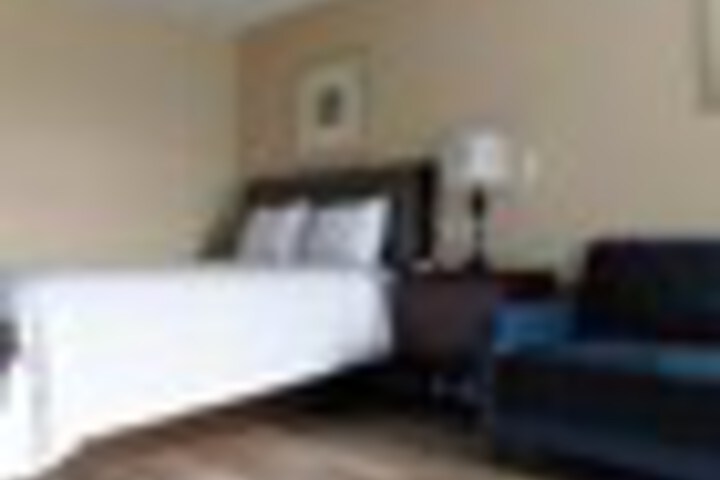 Room 17 of 120