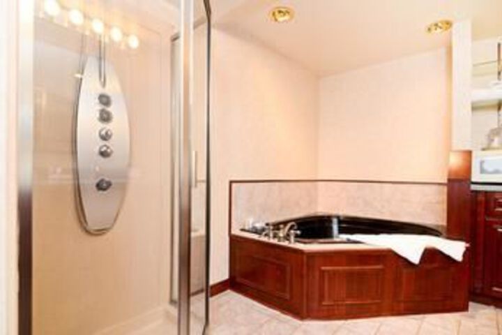 Room 42 of 75