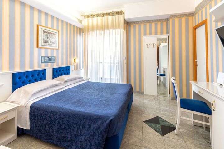 Room 25 of 111