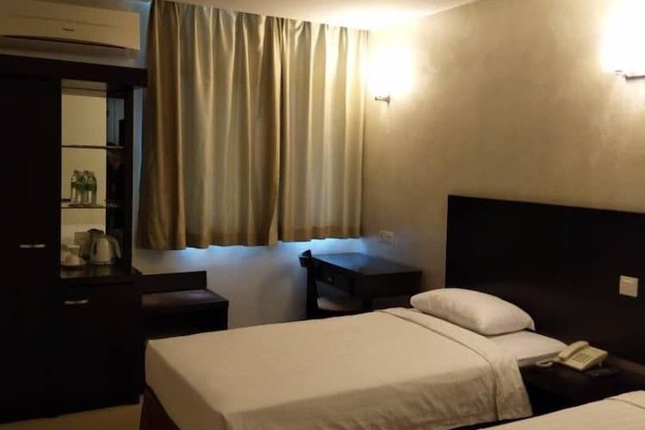 Room 19 of 32