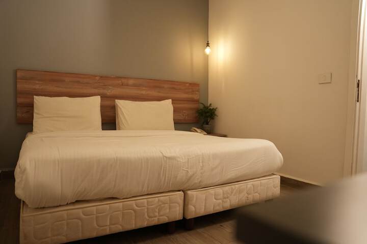 Room 10 of 25