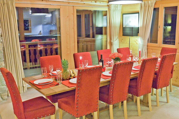 Dining 16 of 28