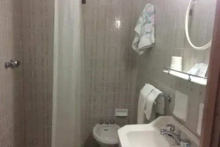 Room 6 of 21