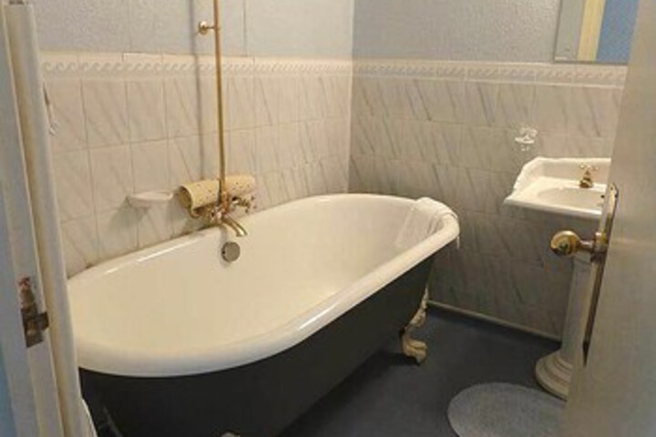 Room 44 of 51