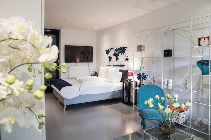 Room 6 of 45