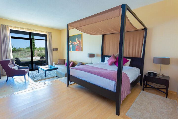 Room 4 of 39