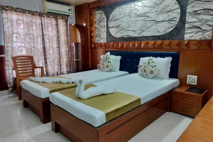 Room 25 of 46