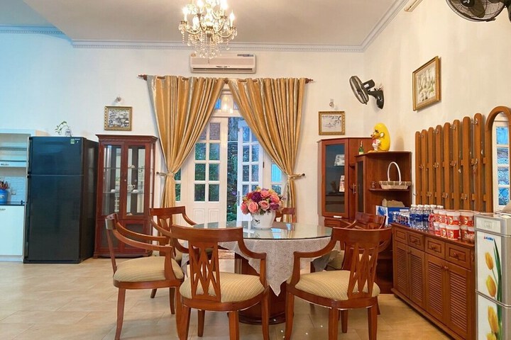 Room 5 of 20
