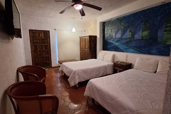 Room 12 of 34