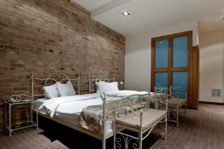 HOTEL PENELOPA
