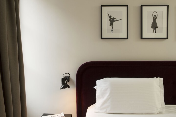 Room 51 of 89