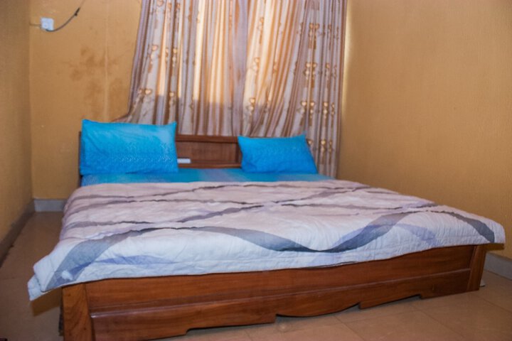 Room 3 of 20