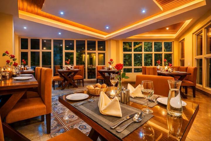Dining 85 of 110