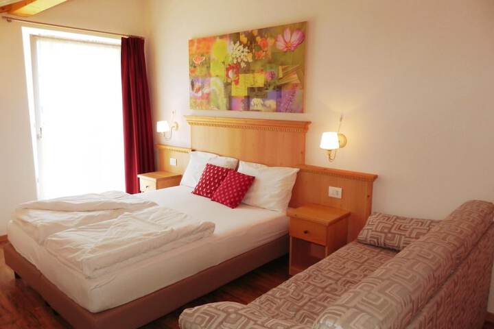 Room 10 of 61